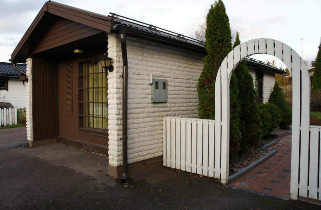Koivula Guest House Котка Экстерьер фото
